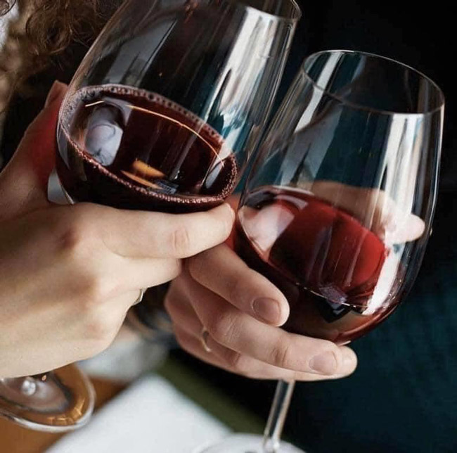 Nhờ xác định rượu vang có hạn sử dụng không để biết rượu đã hỏng chưa