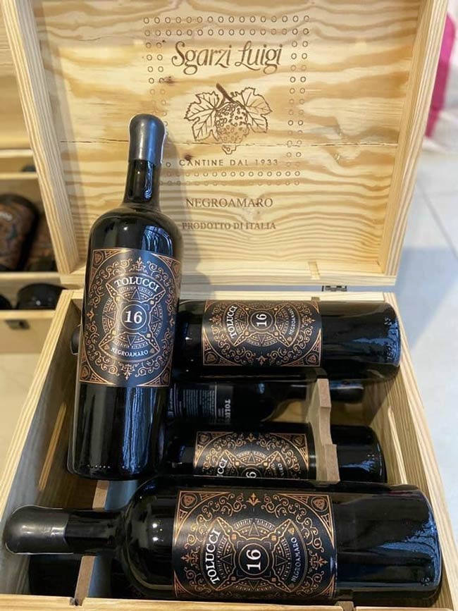 Rượu vang có hạn sử dụng không tất nhiên là có