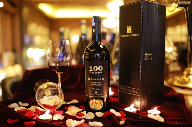 Rượu vang Ý Primitivo 100 Essenza Primitivo Di Manduria khiến người ta say mê