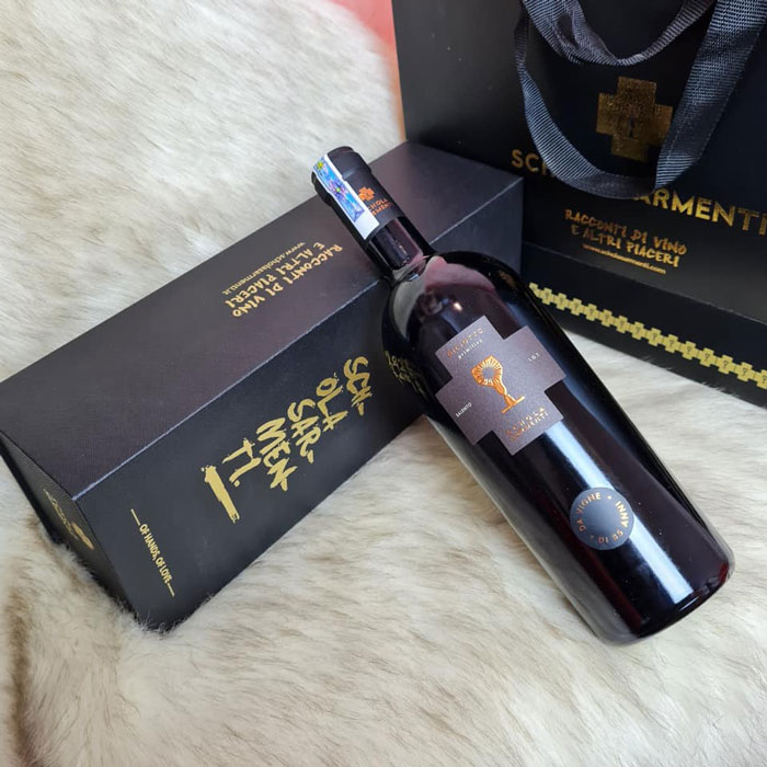 Rượu vang Ý Primitivo - Chén thánh Cubardi Schola Sarmenti