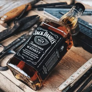 Jack Daniels thuộc các loại rượu mạnh nổi tiếng bán chạy đến từ Mỹ