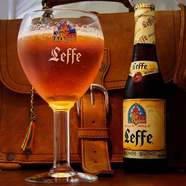 Leffe Blonde là bia ngoại ngon với hương vị khiến cho người ta cảm thấy cực kì sảng khoái