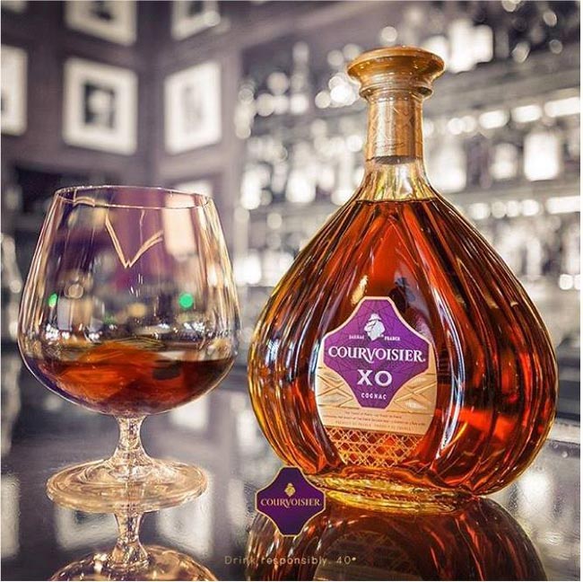 Cái tên cực kì nổi tiếng trong các loại rượu mạnh Brandy Cognac Courvoisier XO.