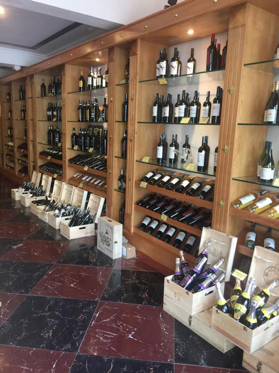 Đến với rượu vang nhập khẩu tại Hà Nội từ Sàn Đồ Uống 24h để có những chai rượu vang ưng ý nhất với giá thành hoàn hảo nhất